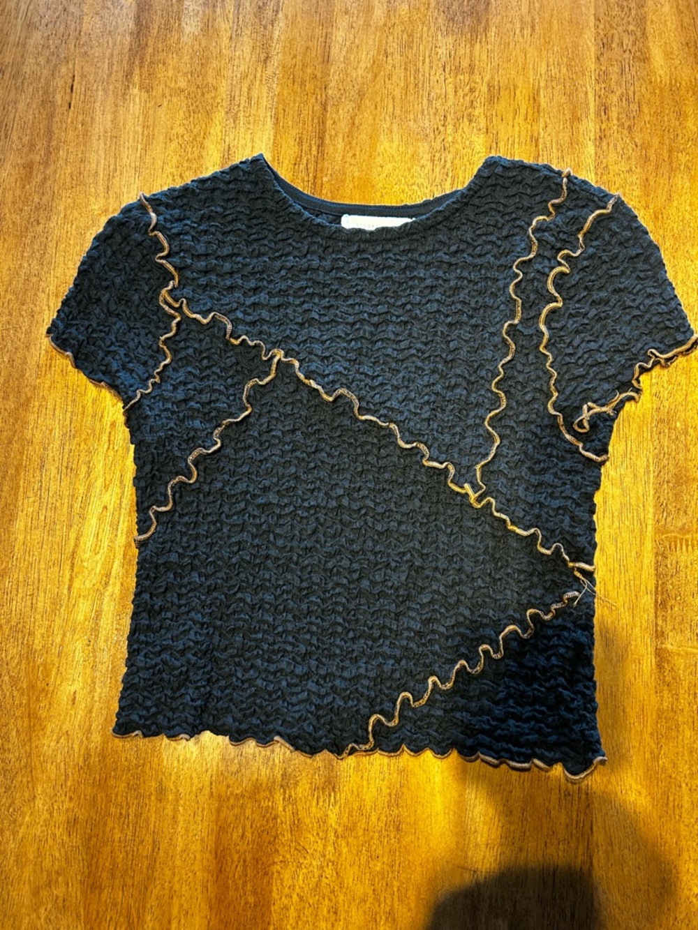 Gilded Intent Black Cropped Textured Short-Sleeve Top with Contrast Trim